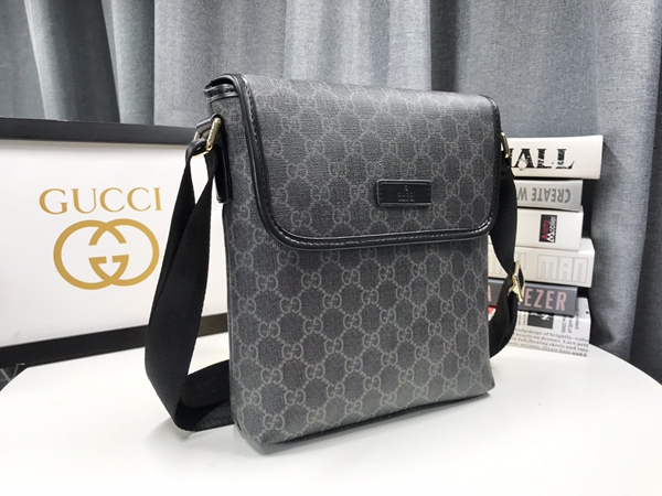 激安グッチバッグコピー背面デザイン